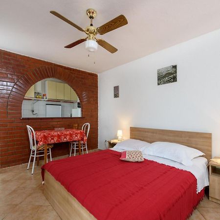 Apartments Mihaela Трогір Екстер'єр фото