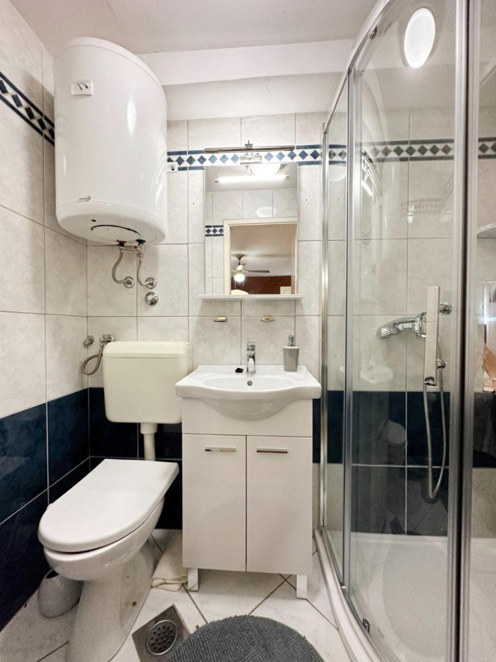 Apartments Mihaela Трогір Екстер'єр фото