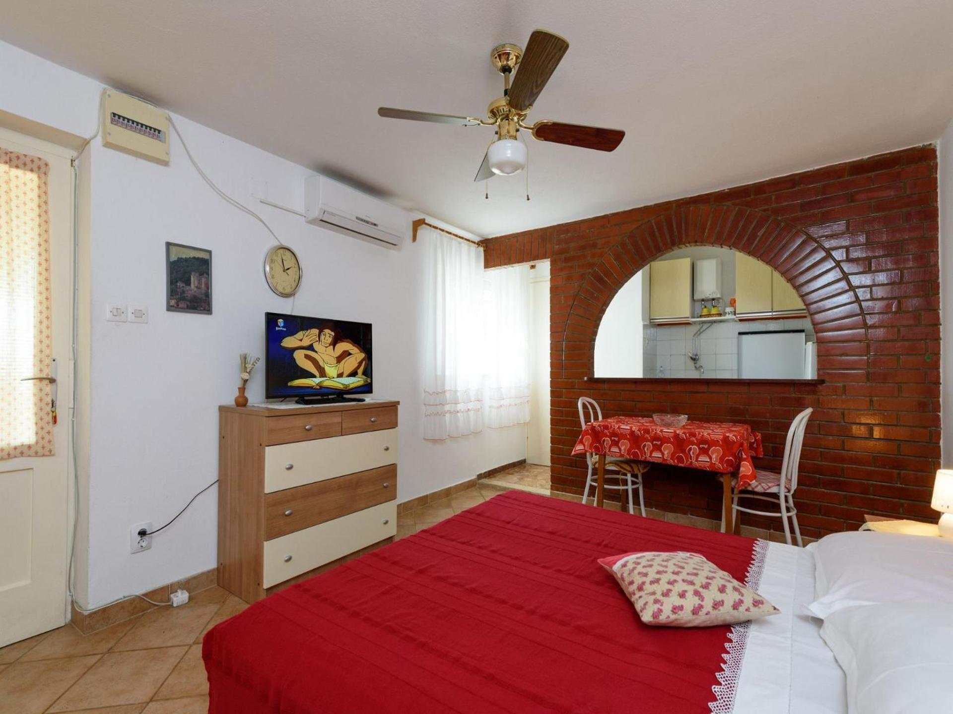 Apartments Mihaela Трогір Екстер'єр фото